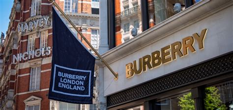 caso burberry marketing|burberry digital marketing strategy.